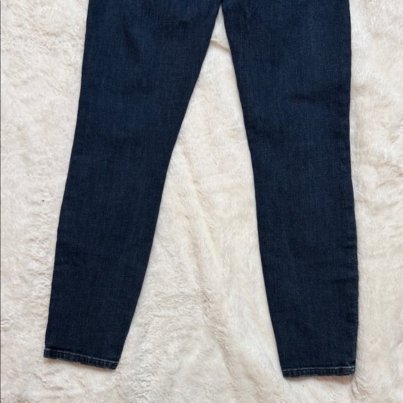 Good American Deep Indigo Skinny Jeans - Picture 9 of 9